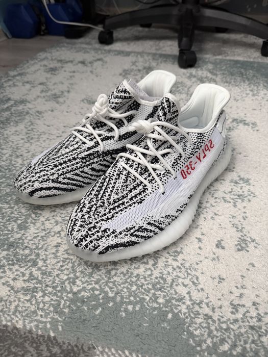 Yeezy Boost 350 V2 Zebra