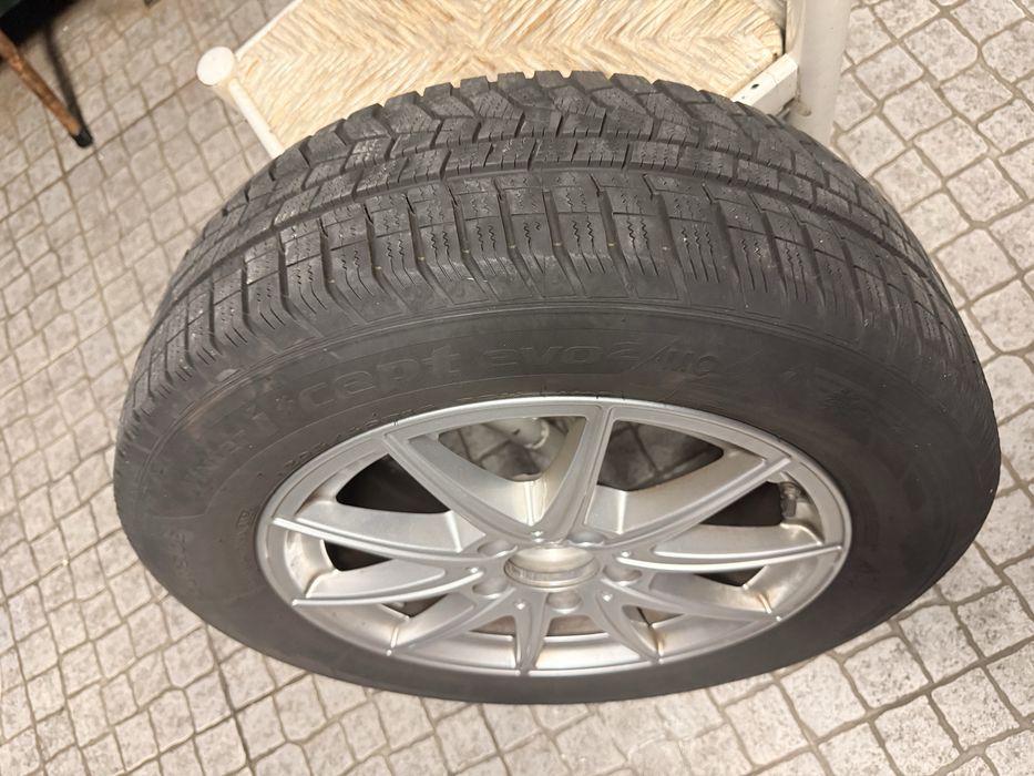 Jantes Originais Mercedes 16” com Pneus Hankook – Excelente Estado