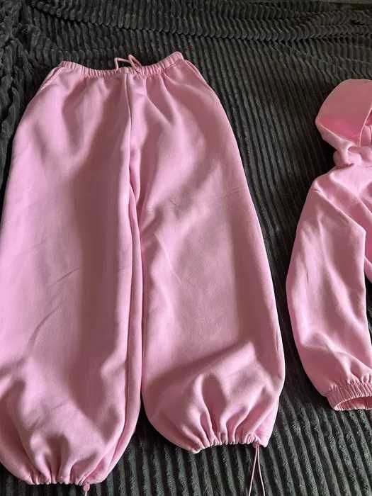 Fato de treino cor-de-rosa para mulher