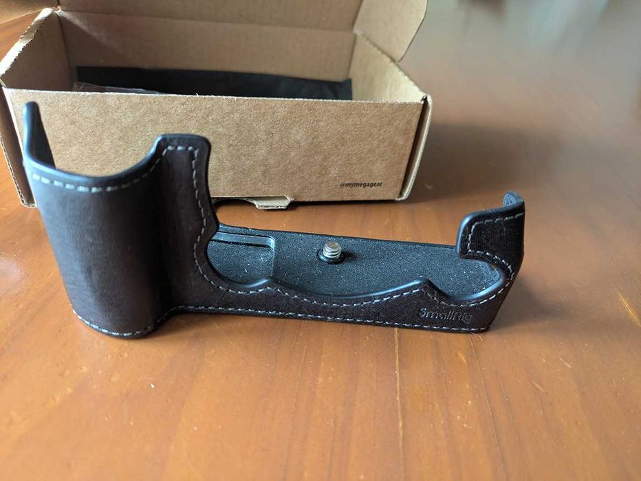 Grip / Capa Protectora MEGA GEAR p/Fujifilm X-T5 "nova"