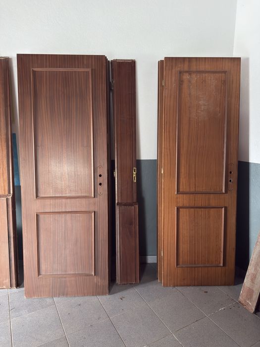 Portas Exteriores e Interiores, Janelas de Madeira exotica c/aro incluso
