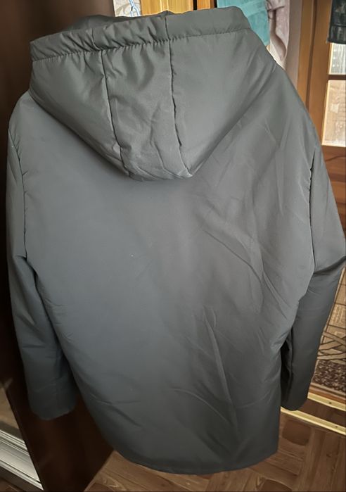 Продам  чоловічу куртку.Демісезон.Розмір 52