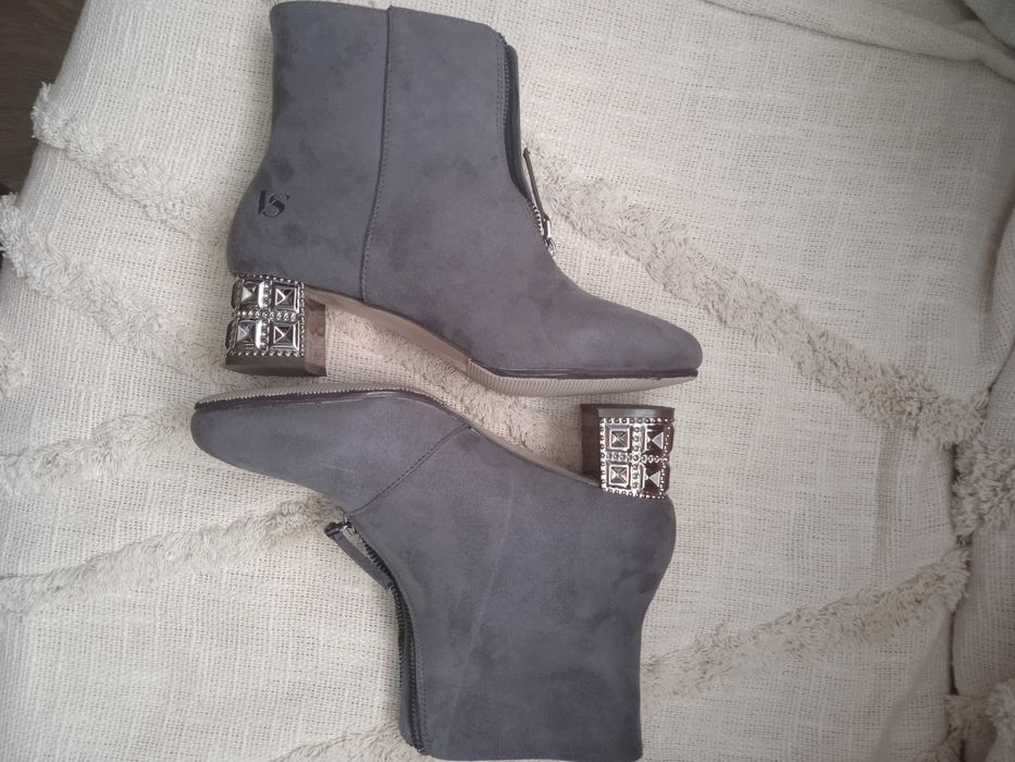 Botki damskie szare buty zamszowe 38 obcas klocek zdobiony srebrny 38