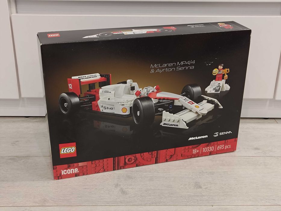 LEGO ICONS 10330 McLaren MP4/4 і Айртон Сенна