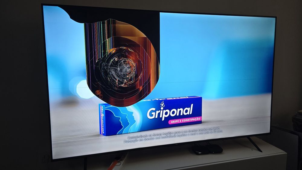 Televisão LCD 77 polegadas TLC Danificada