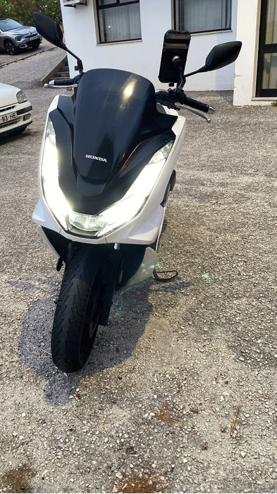 Honda PCX-125 — Ano 2022  Apenas 1.800€