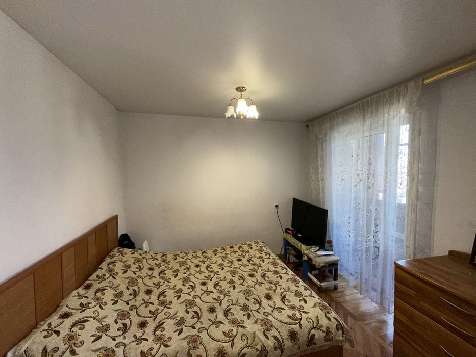 Продам  4к.квартиру в Центре"S=92м2"Князя  В.Великого-15"Б"