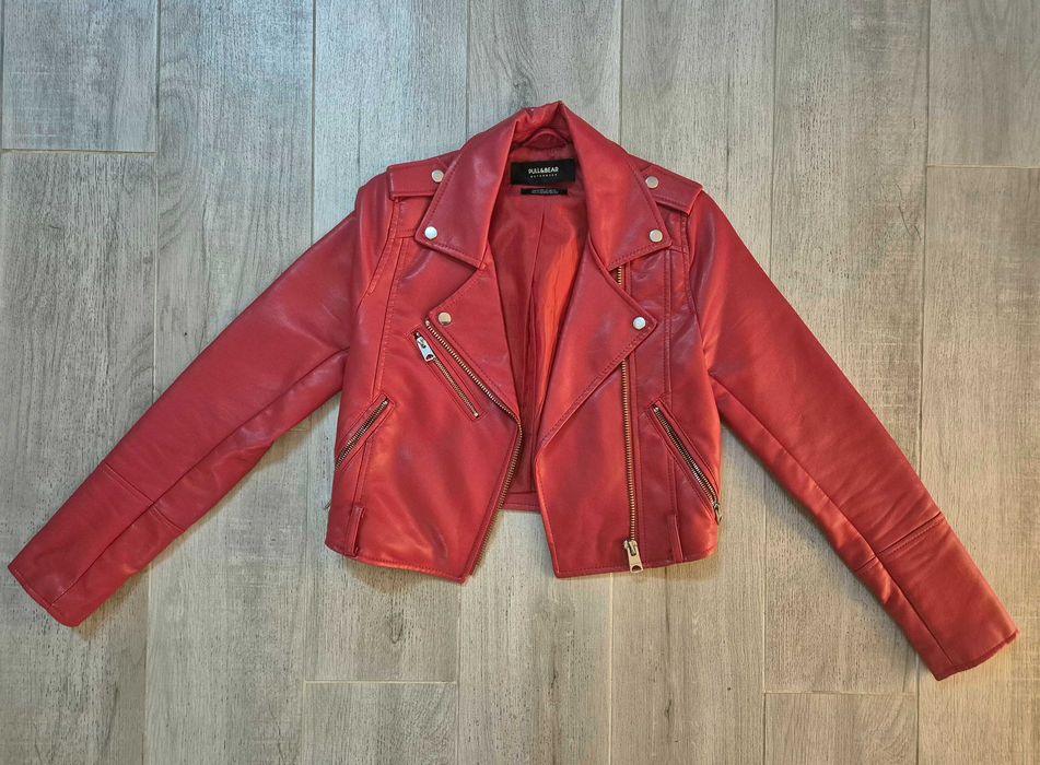 Czerwona wiosenna kurtka a'la skórzana XS - Pull & Bear