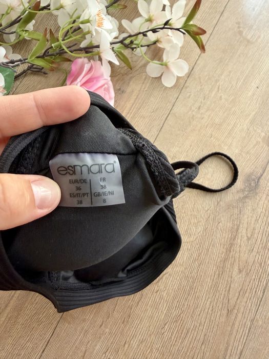 Góra od stroju kąpielowego kolor czarny (S) Esmara