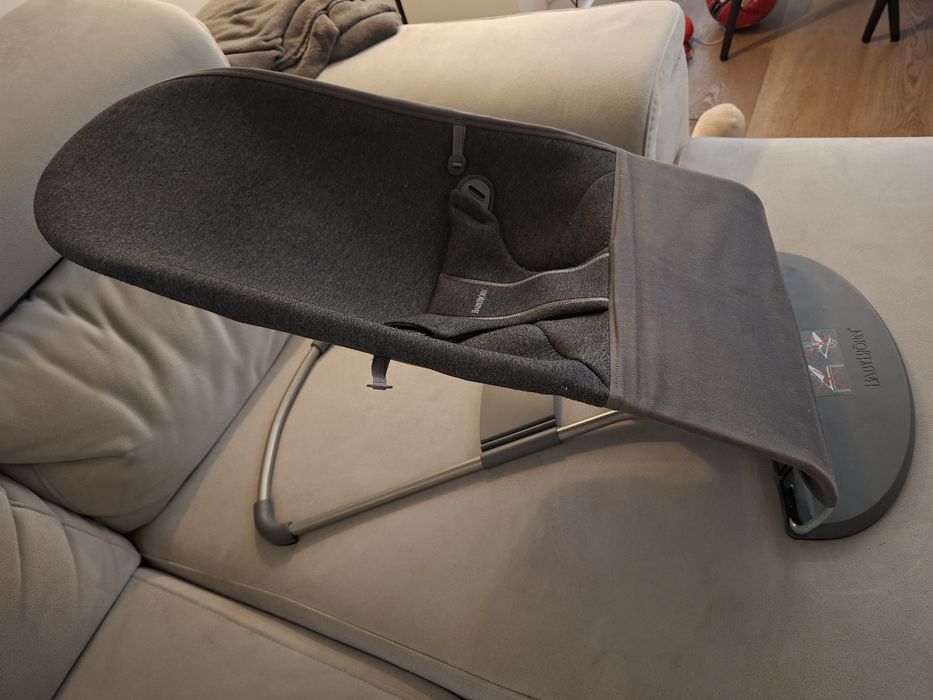 Espreguiçadeira BabyBjörn Balance Soft – Cinzento Escuro