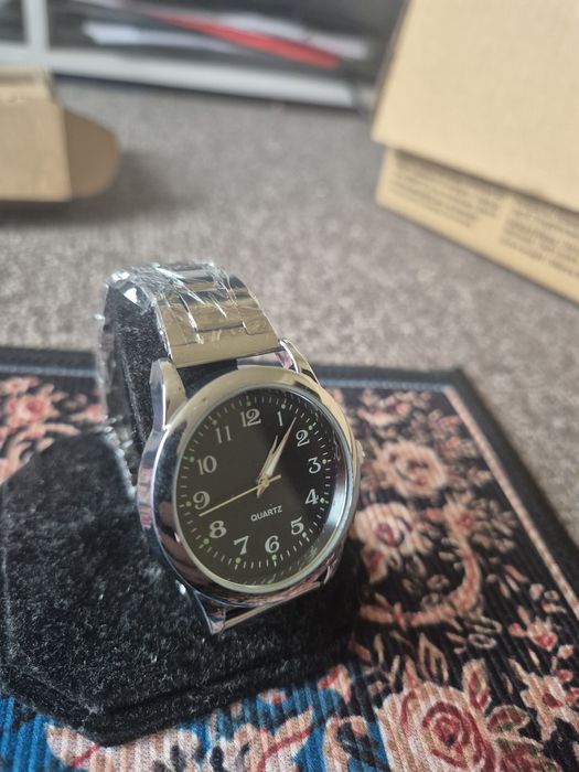 Nowy zegarek militarny w stylu lotniczym