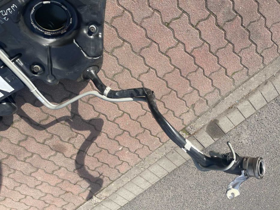 Zbiornik paliwa MERCEDES  BENZ  E-KLASA 212 - 22O diesel