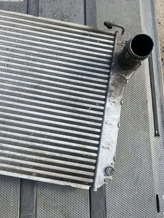 JD1271002220 Радиатор интеркулера Toyota Avensis T25 2003-2008