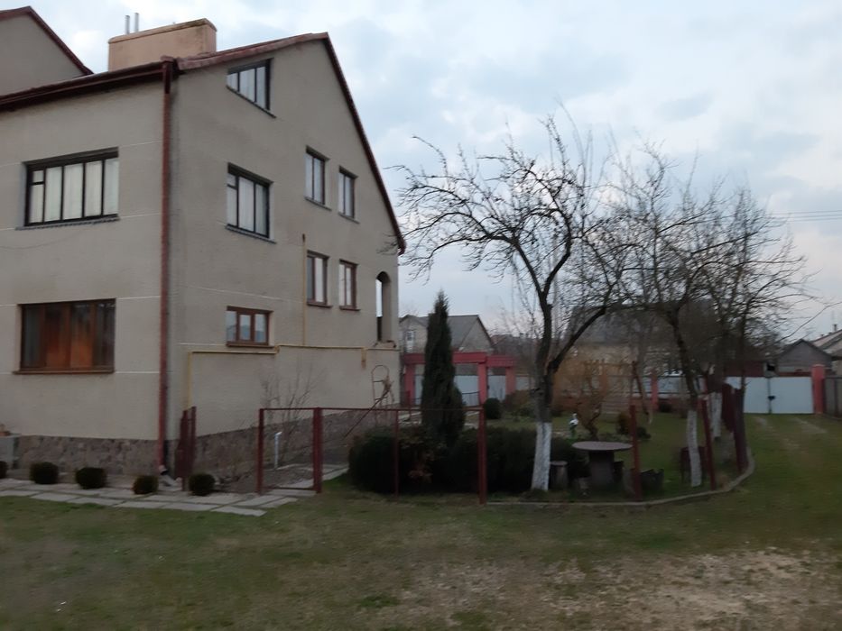 Продам будинок в м. Буську