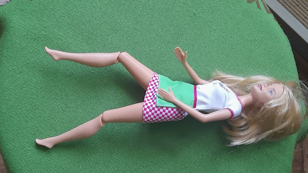 кукла Барби из игрового набора "Барби Пицц