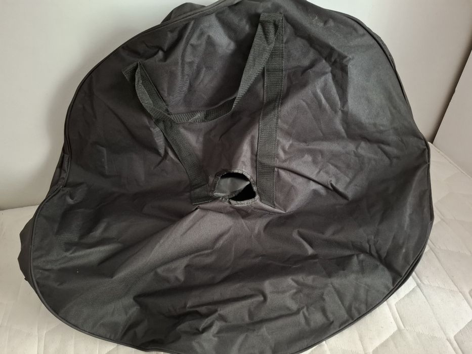 Pokrowce na koła do przechowywania.