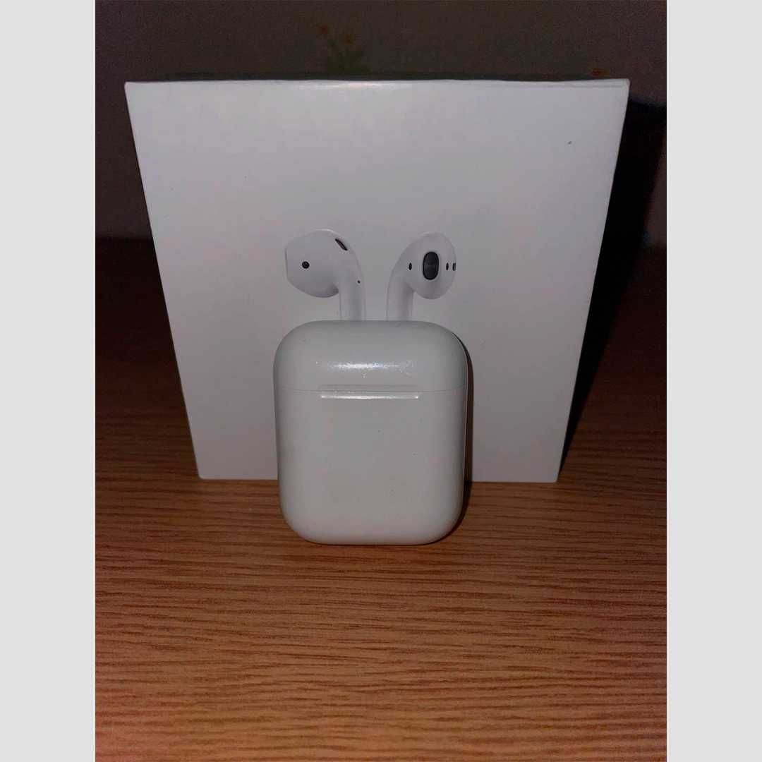 Airpods 2 Оригинал / правый наушник НЕРАБОЧИЙ / коробка в комплекте: 1 ...