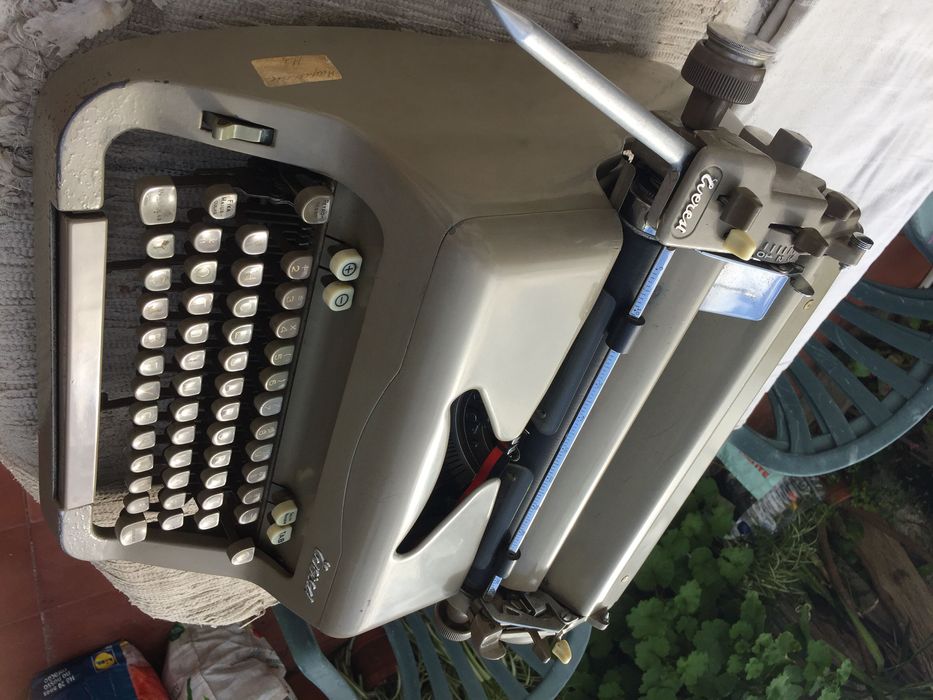 Maquina de escrever  ***  Everest