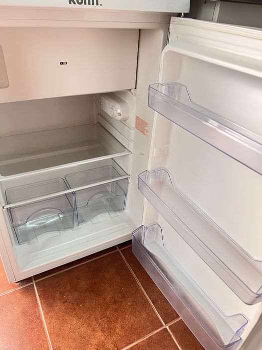 Frigorífico Mini Bar KUNFT KSD9124 WH (Estático - 85 cm - 109 L - Branco)