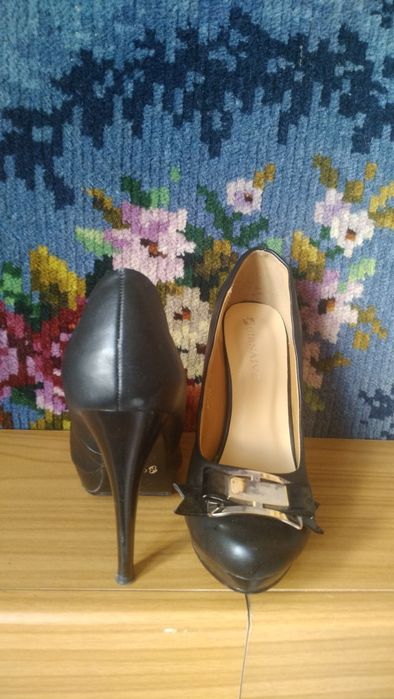 Туфли -37  Girnaive