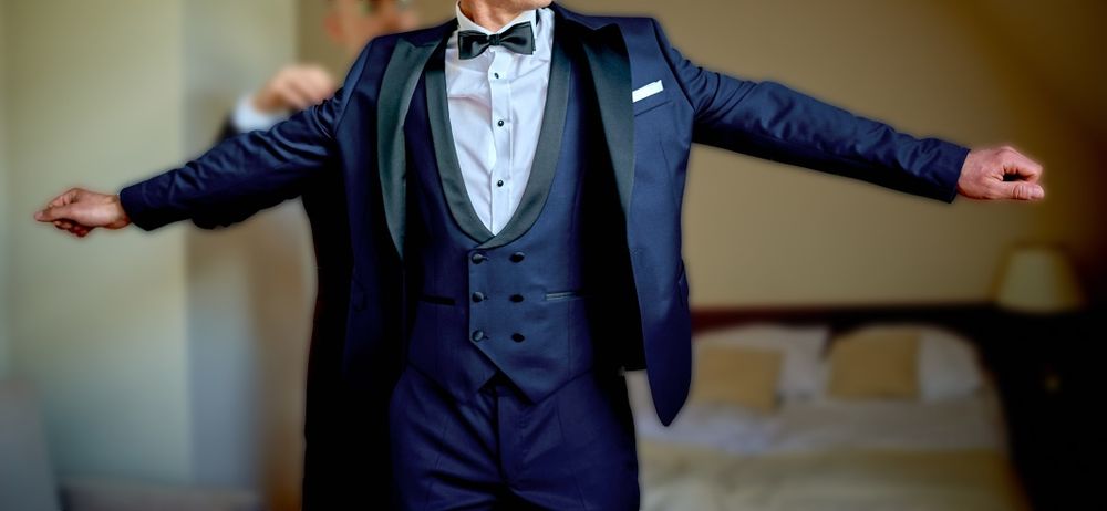 Garnitur smokingowy Giacomo Conti + dodatki