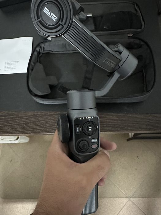 Estabilizador Zhiyun Smooth 5 Combo
