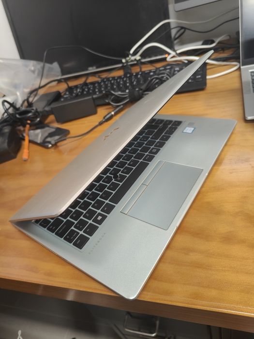 Portátil HP i5 - 12Gb Ram