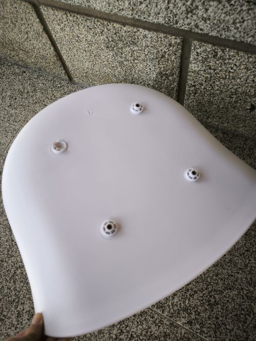 Cadeira branca para dar, estilo Ikea