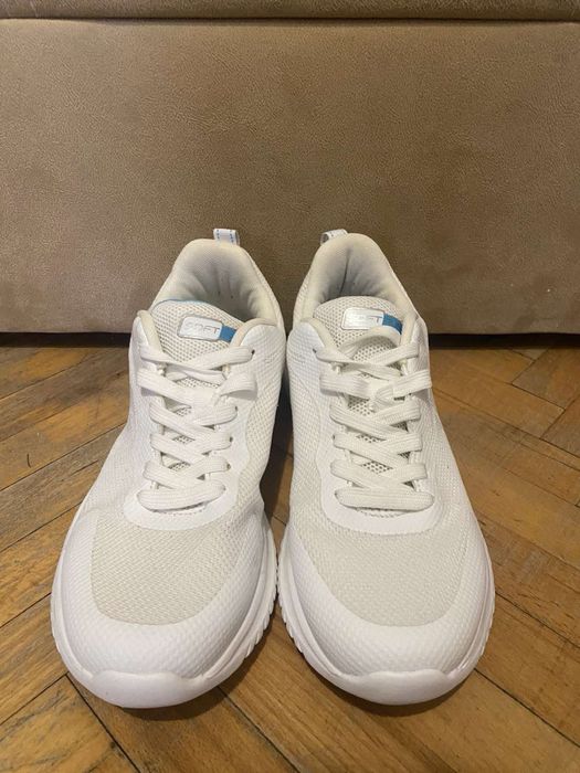 Продам нові чоловічі весінні білі фірмові кросівки 44 adidas