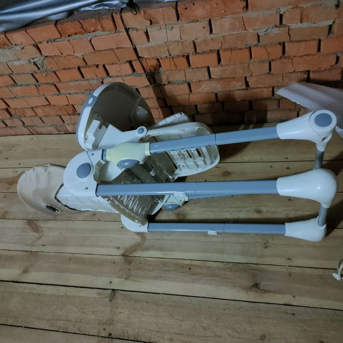 Стільчик для годування Carello