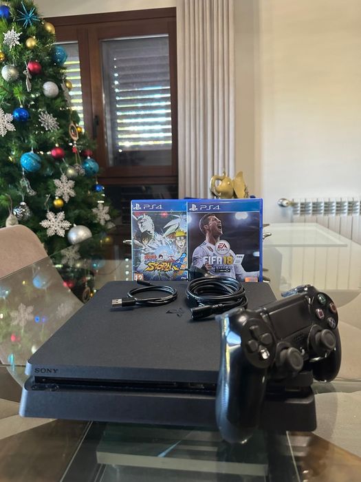 Playstation 4 500G com 2 jogos