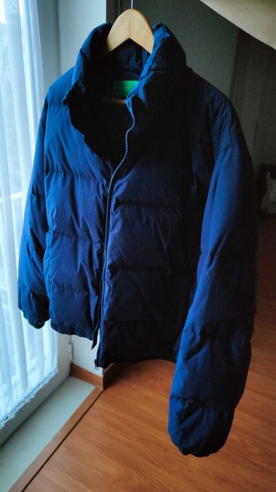 casaco de penas Benetton com capuz amovível