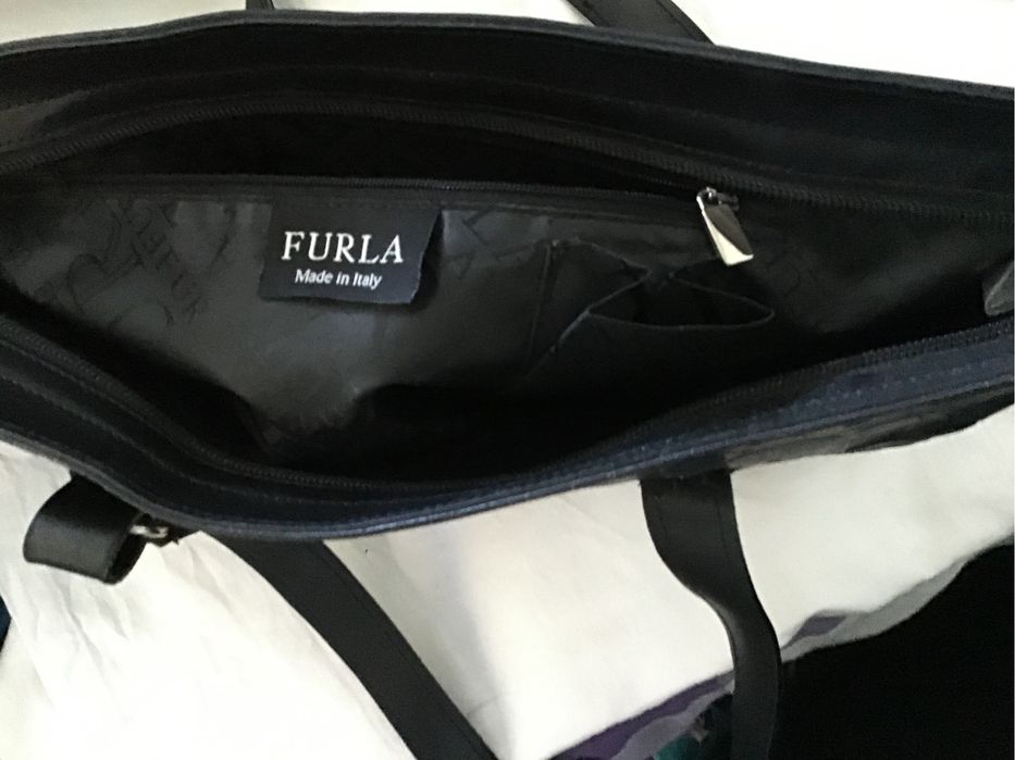 Mala Furla original em pele gravada. Negociavel.