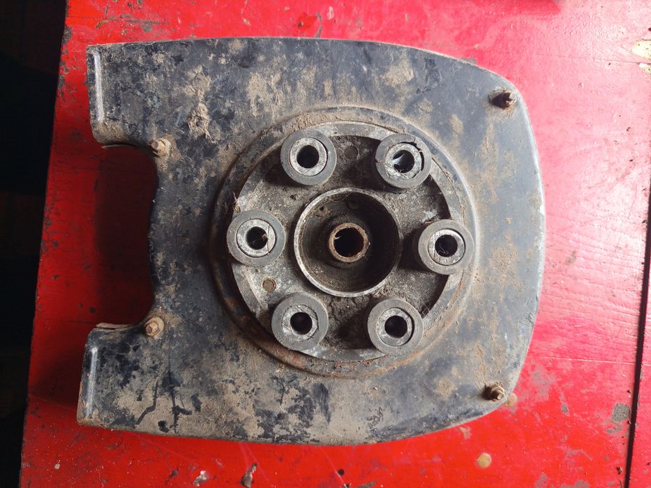 Жилізний кожух задньої зірки мінск