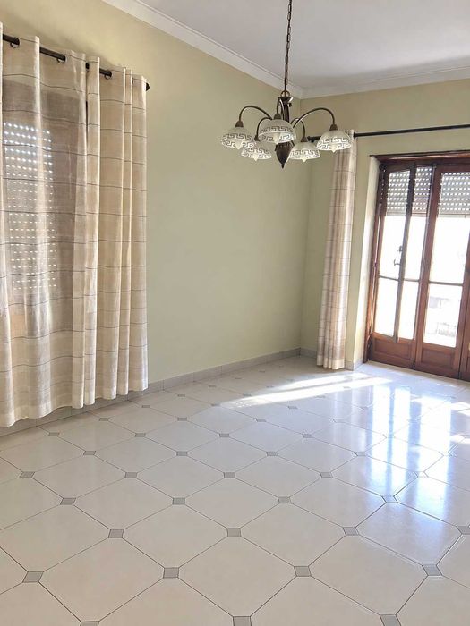 vendo apartamento T3 no centro de Almada