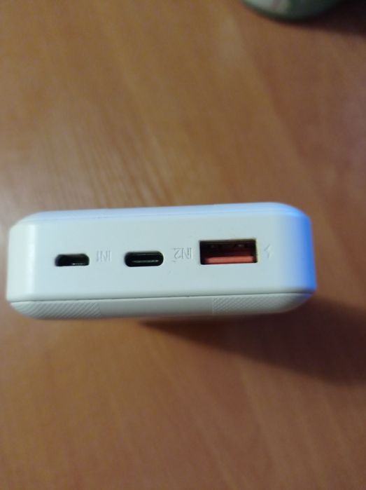 Повер банк Winsi