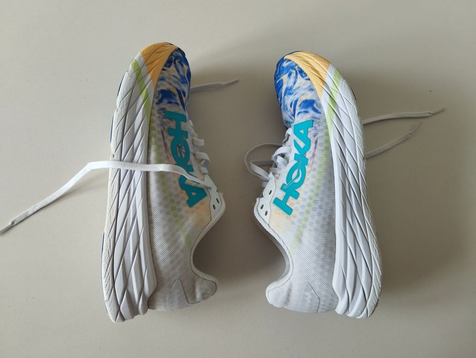 HOKA бігові кросівки 39,5 р оригінал