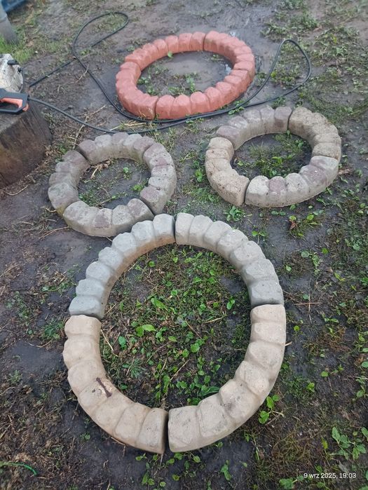 Obrzeża betonowe palisady duże 4 szt