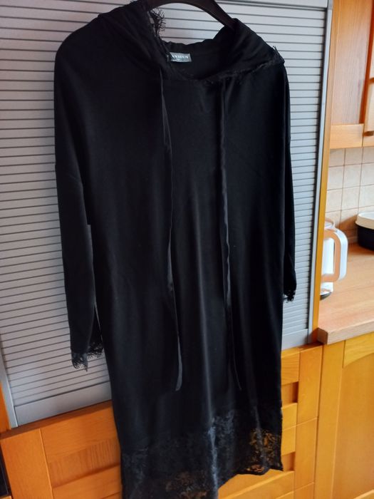 Sukienka z kapturem DanHen