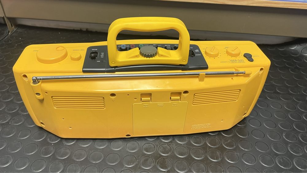 Radio vintage Multibanda e Cassette SONY SPORTS