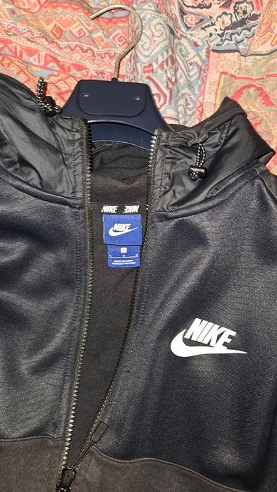 Casaco Preto Nike