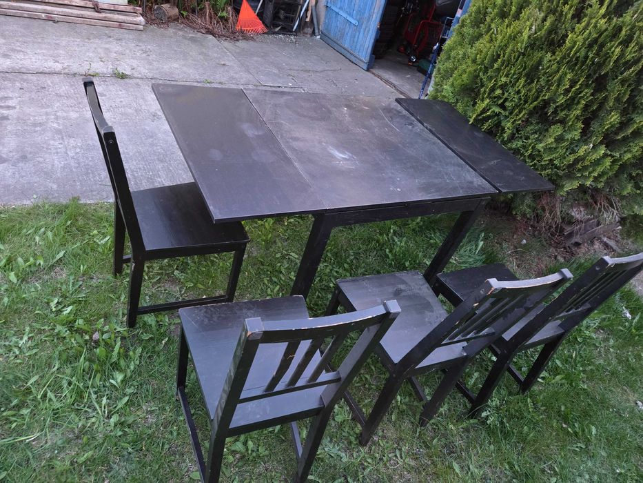 Stół rozkładany 90x90- 170 cm czarny + 4 krzesła komplet