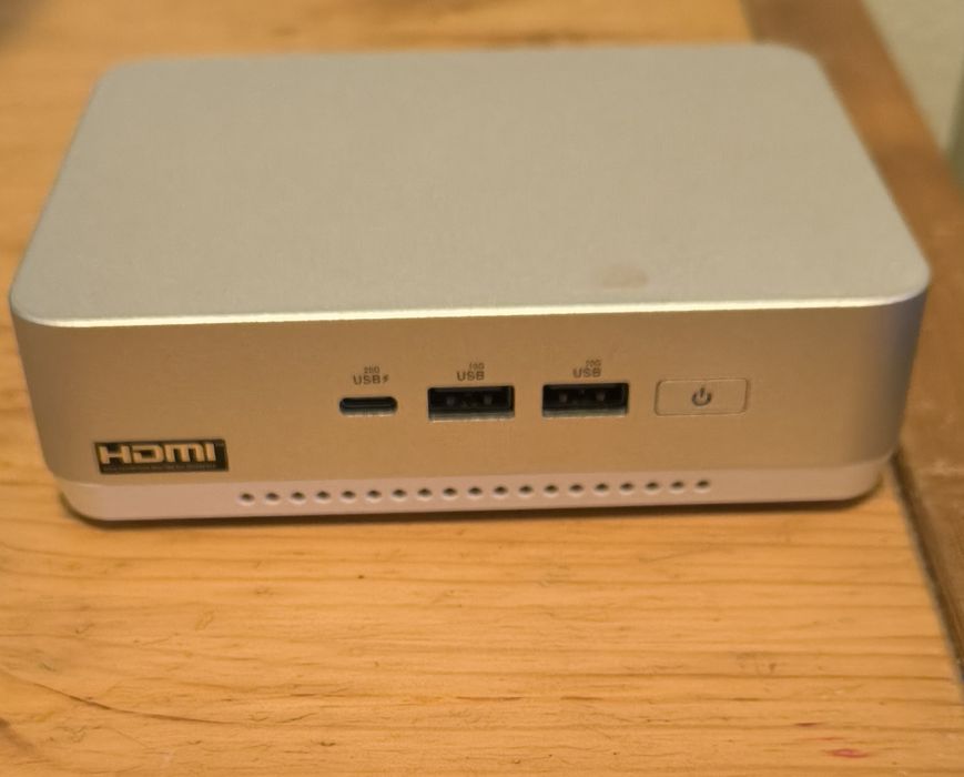 ASUS mini PC Nuc 14 pro+