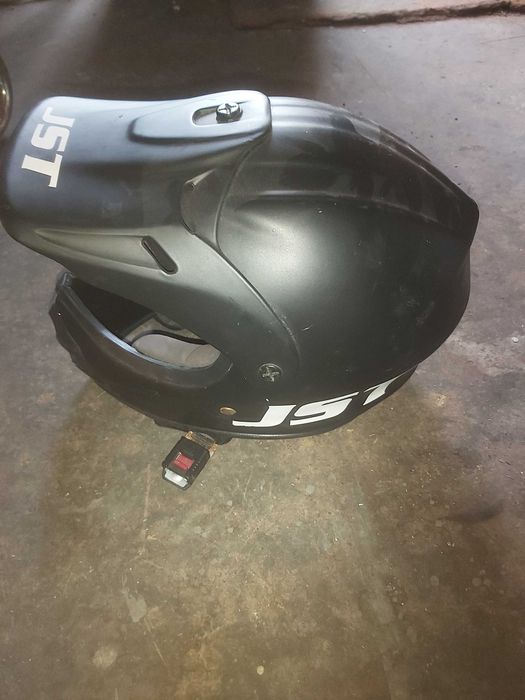 Kask młodzieżowy