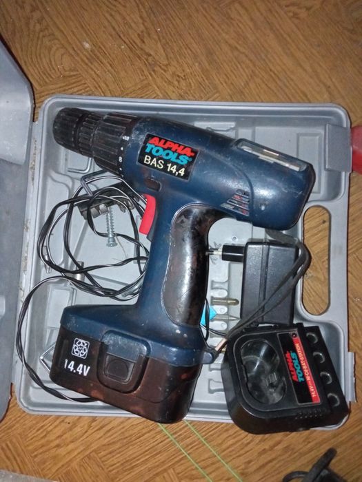 Sprzedam wiertarko-wkretarkę akumulatorową