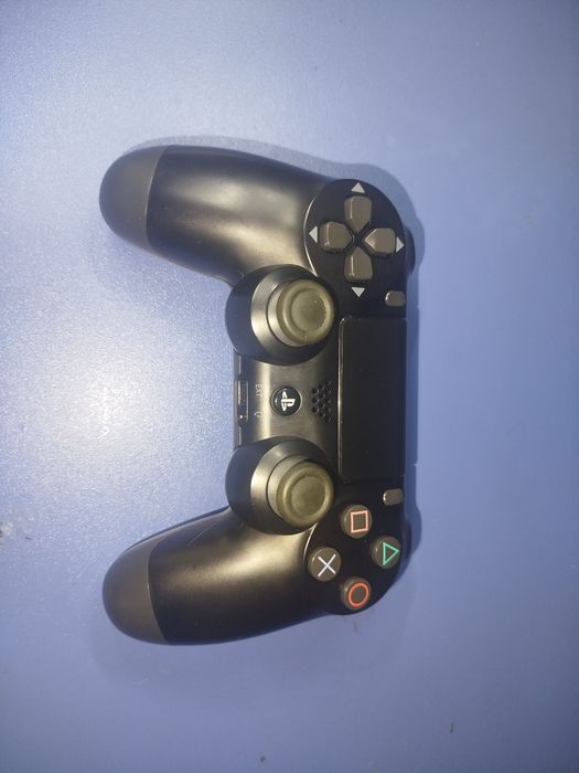 Продам Dualshock 4