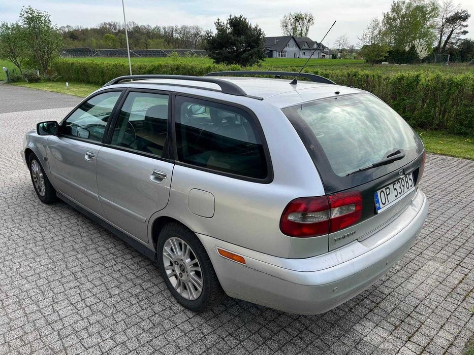 Samochód Volvo V40 2003r