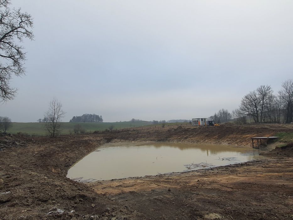 kopanie stawów odmulanie   wykopy budowa plaż portów melioracje