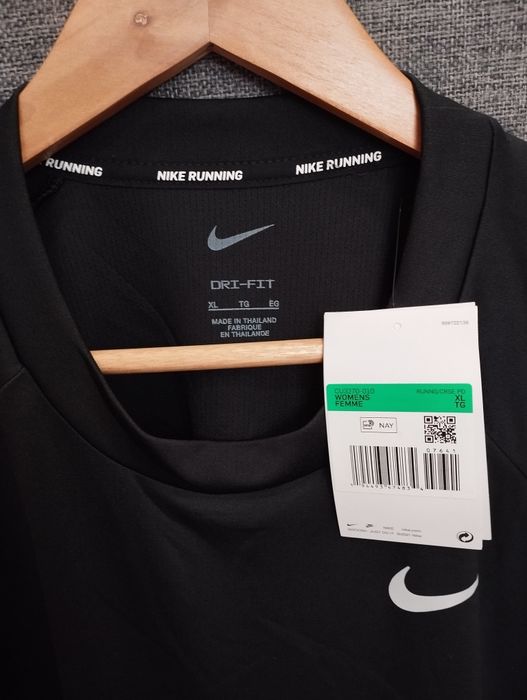Лонгслів футболка Nike XL
Футболка Nike dri fit aca