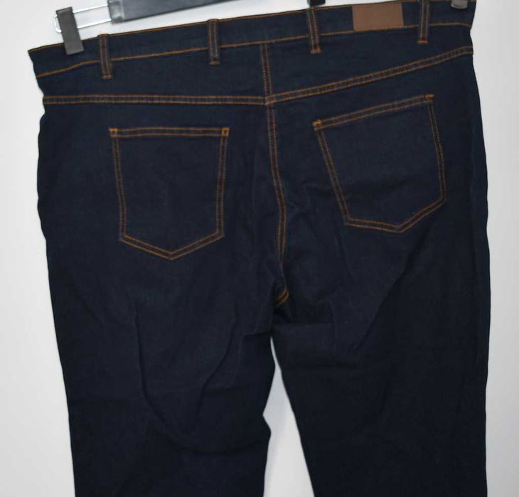 Granatowe jeansy z prostymi nogawkami Bonprix 50